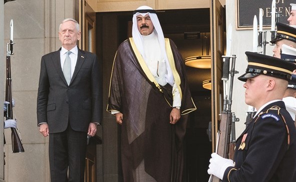 جيمس ماتيس والشيخ محمد الخالد أمام الپنتاغون﻿