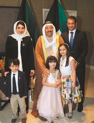 جانب من لقاءات صاحب السمو الأمير الشيخ صباح الأحمد مع أعضاء السفارة والمكاتب الكويتية في أميركا﻿