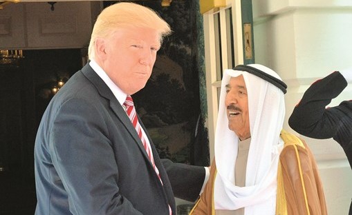 الرئيس دونالد ترامب خلال استقباله صاحب السمو الأمير الشيخ صباح الأحمد في البيت الابيض﻿