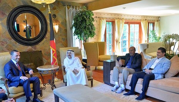 صاحب السمو الأمير الشيخ صباح الأحمد خلال استقباله رئيس مجلس الأمة مرزوق الغانم بحضور أحمد فهد الفهد والشيخ خالد العبدالله