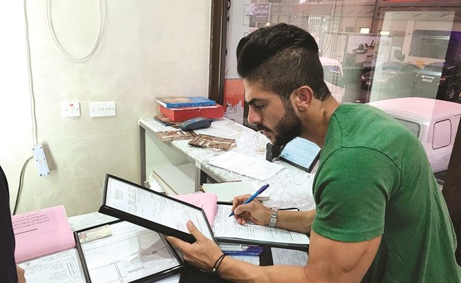 تحرير إحدى المخالفات﻿