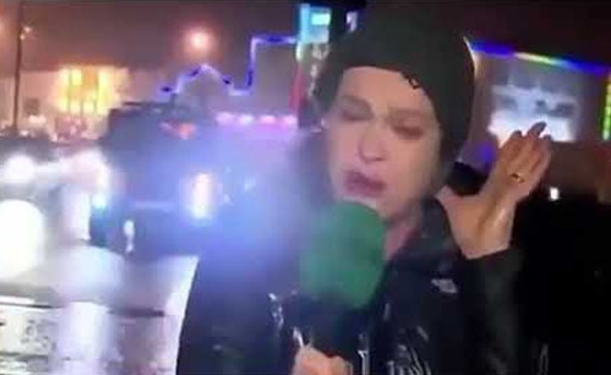 بالفيديو ..هل تسبب إعصار "إرما "في اختفاء مراسلة أمريكية من أمام الكاميرا ؟