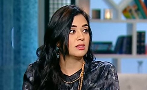 بالفيديو.. إعلامية مصرية ترفع دعوى ضد والدها لحرمانها من حنانه 30 عامًا