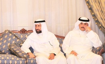 محمد المطير وعبداللطيف العميري خلال المؤتمر الصحافي﻿