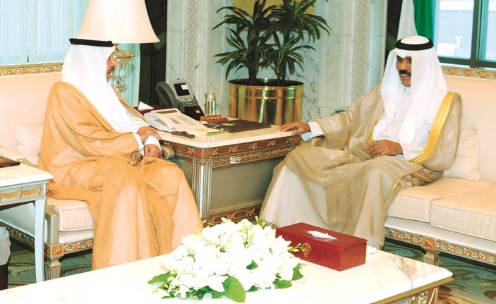 سمو نائب الأمير خلال استقباله عبدالعزيز البابطين﻿