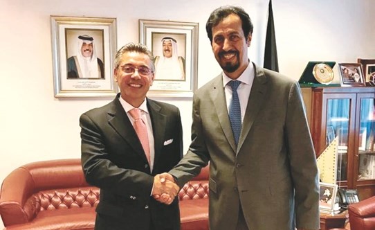 السفير الشيخ علي الخالد مع باولو رامبينو ﻿