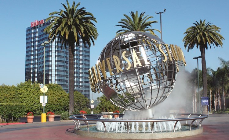 يونيفيرسال ستوديوز UNIVERSAL