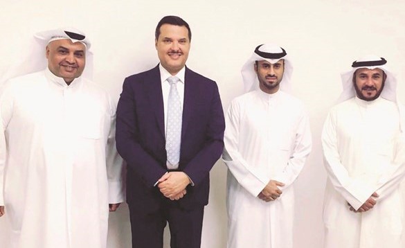 د.جمال الحربي وسعود الحجيلان خلال اللقاء﻿