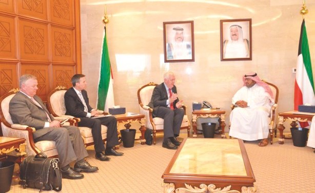 الشيخ ثامر العلي مستقبلا السفير الاسترالي﻿
