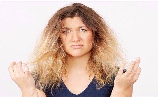 4 مشاكل شعر تعكس حالتك الصحية