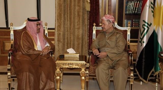 مسعود البرزاني خلال لقائه ثامر السبهان 