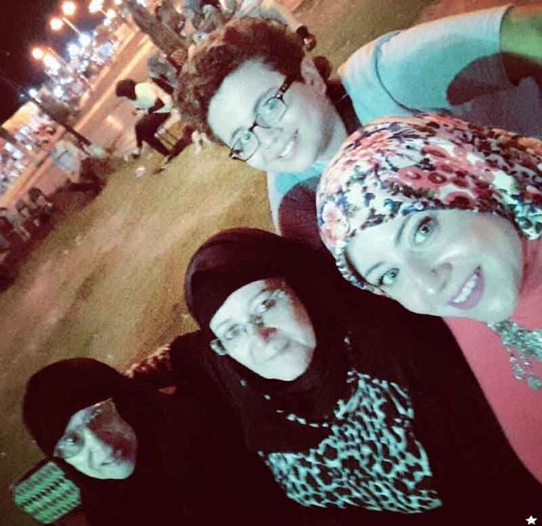 بالصور.. أسرة المسنة المصرية التي اتُهم إبنها بتعذيبها حتى الموت تكشف حقيقة ماحدث !