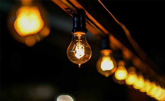 مصريان يحولان قطع غيار السيارات والخردة إلى تحف فنية