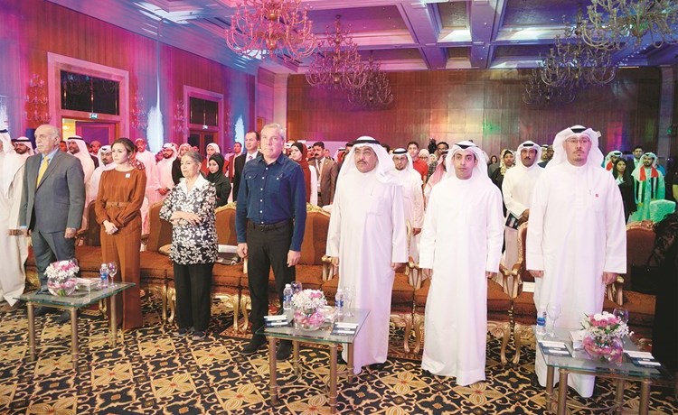 الشيخة الزين الصباح ومجبل الأيوب وناصر الهاجري وعدنان الراشد ود. علي جابر وفاطمة حسين ومحمد السنعوسي﻿