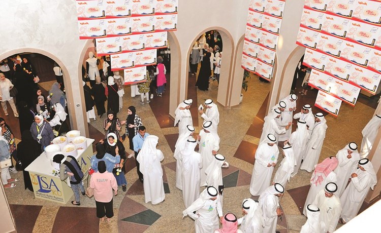 الجامعة.. اختناقات مرورية.. وتكدسات عددية.. ودعاية انتخابية