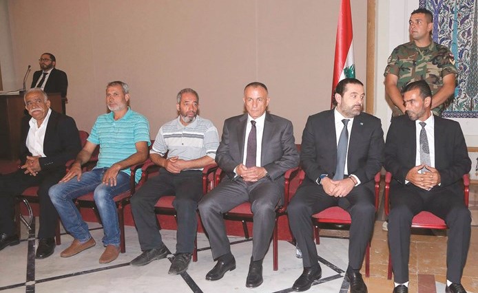 رئيس الحكومة سعد الحريري يعزي بقتلى العسكريينبحضور العميدشامل روكز	(محمود الطويل)﻿