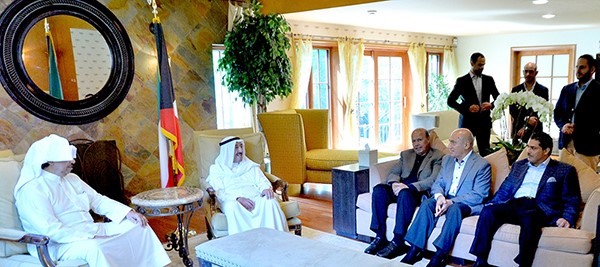 صاحب السمو الأمير الشيخ صباح الأحمد خلال استقبال سمو الشيخ جابر المبارك رئيس مجلس الوزراء