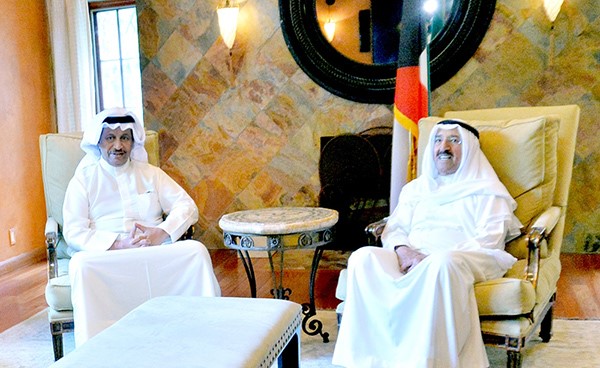 صاحب السمو الأمير الشيخ صباح الأحمد خلال استقبال سمو رئيس مجلس الوزراء الشيخ جابر المبارك