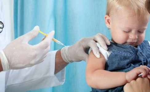 جديد الطب.. حقنة تحمل جميع تطعيمات الأطفال بجرعة واحدة