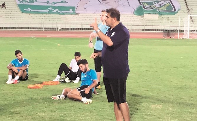 المدرب محمد ابراهيم يحث لاعبيه على التركيز أكثر ﻿