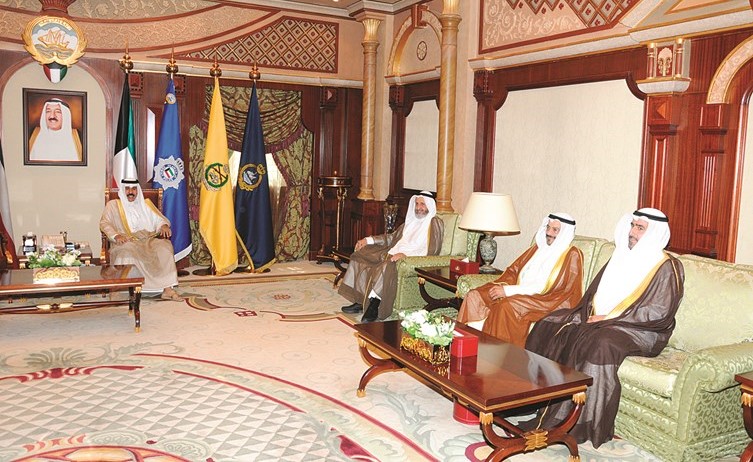 سمو نائب الأمير وولي العهد الشيخ نواف الأحمد مستقبلا م.محمد العليم ود.ناصر الصانع ومساعد الظفيري﻿