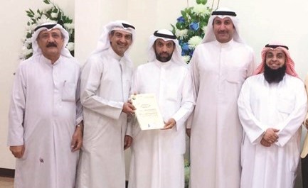 جانب من توقيع العقد﻿