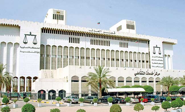 مفاجأة في محاكمة قاتل طفلة صديقته ... المجني عليها "مقعدة" وتعاني إعاقة شديدة