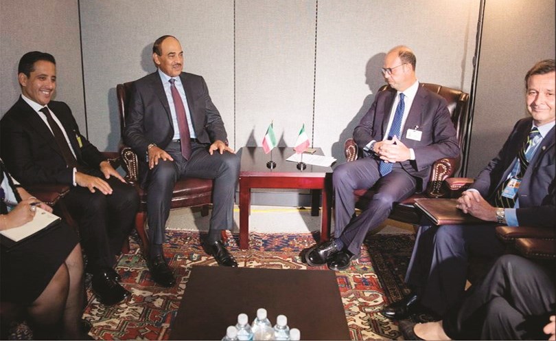 الشيخ صباح الخالد خلال لقائه مع وزير الخارجية والتعاون الدولي الإيطالي أنجلينو ألفانو ﻿