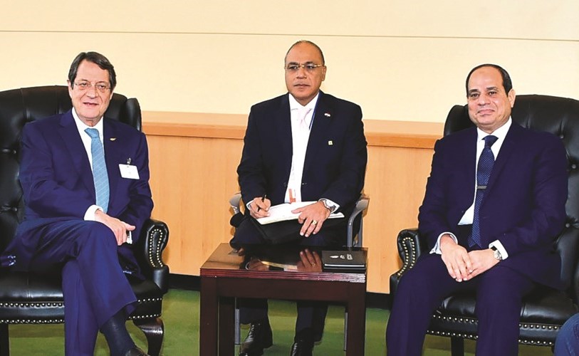 السيسي ملتقيا بالرئيس القبرصي﻿