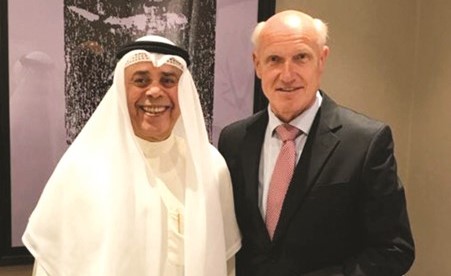 السفير الهولندي مع د.بدر المطر ﻿