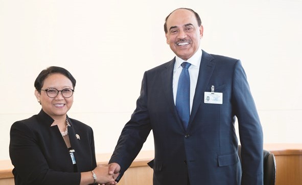 الشيخ صباح الخالد خلال لقائه مع وزيرة خارجية إندونيسيا ريتنو مارسودى﻿