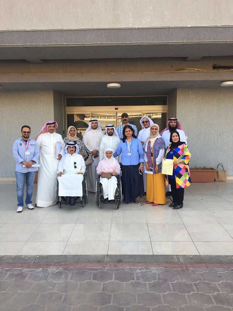 مدير عام الهيئة العام لشؤون ذوي الإعاقة خلال لقاءها بوفد من جمعيات النفع العام المعنية بتلك الشريحة 