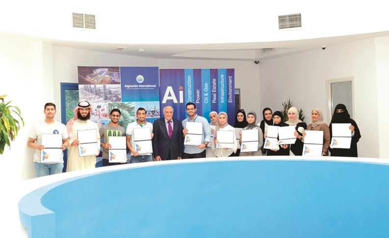 الطلبة المشاركون في التدريب ﻿