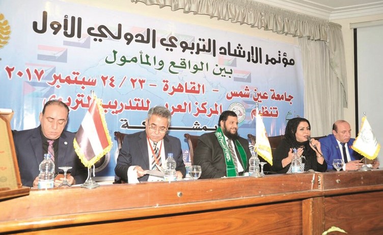 3 محمد الغريب والزميلة هناء السيد ﻿