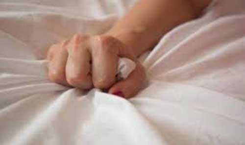 انتحرت بعد تناولها جرعةً قاتلة من الخلّ بسبب ما طلبه عريسها.. بعد 40 يوماً على زفافها!