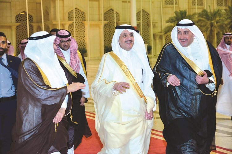 الشيخ فيصل الحمود وصاحب السمو الملكي الأمير سعود بن نايف بن عبدالعزيز ود.عبدالعزيز الفايز﻿
