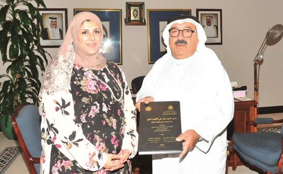  الشيخ ناصر صباح الأحمد مستقبلا الشيخة بسمة سلمان الحمود ﻿