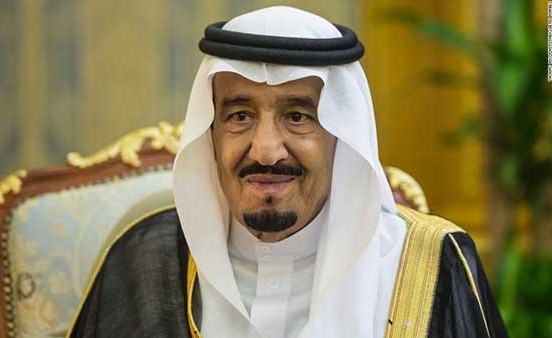 الملك سلمان يأمر بإصدار رخص قيادة السيارات للمرأة