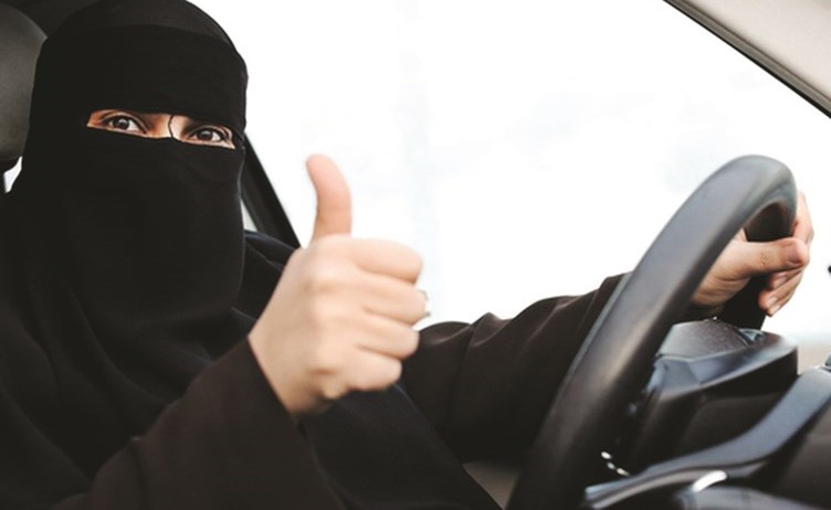 بالفيديو .. 10 إيجابيات للاقتصاد السعودي بقيادة المرأة للسيارة