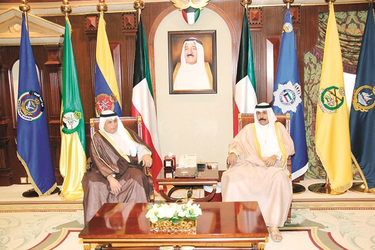 سمو ولي العهد الشيخ نواف الاحمد مستقبلا الشيخخالد الجراح﻿