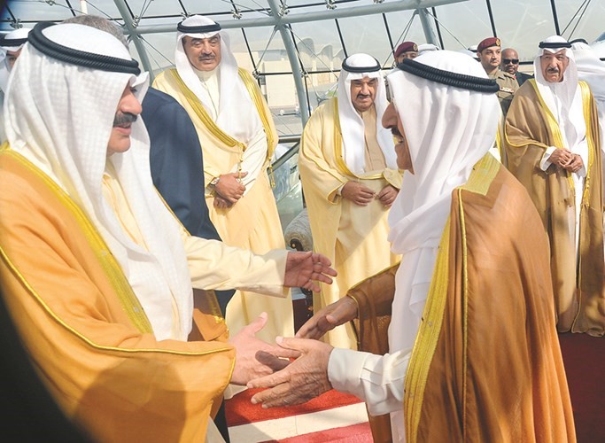صاحب السمو مصافحا خالد الجارالله ﻿