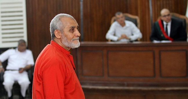 مصر.. محكمة تعاقب "مرشد الإخوان" بالسجن المؤبد