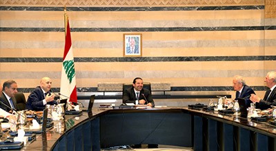 الحكومة اللبنانية توافق على قانون ضريبي لتمويل زيادة أجور القطاع العام