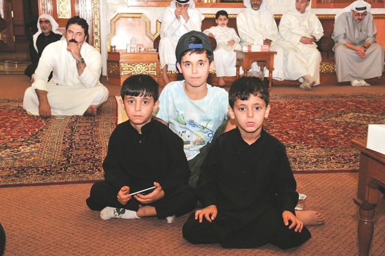 أطفال يشاركون في مجالس الذكر ﻿