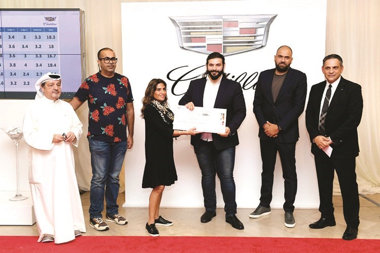 محمد الطلخاوي ونديم غريب وأعضاء لجنة التحكيم يسلمون الجوائز للمشاركين	(شانافاس قاسم)﻿