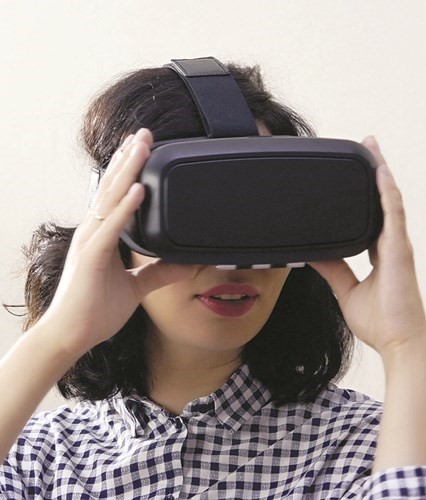 كل ما يحتاج إليه العميل هو ارتداء VR Headgear﻿