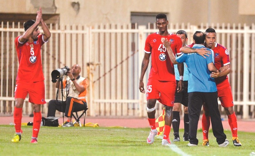 فرحة لاعبي الكويت بالفوز الثمين ﻿