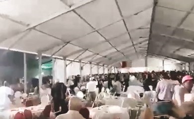 معركة سياسية بالكراسي والصحون بعد تناول العشاء