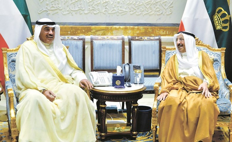صاحب السمو الأمير الشيخ صباح الأحمد مستقبلا الشيخ صباح الخالد﻿