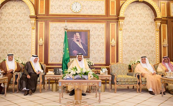 خادم الحرمين الشريفين اثناء تدشين مشروعات «الطائف الجديد» (واس)